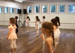 3 danses pour enfants faciles à apprendre avec vidéo